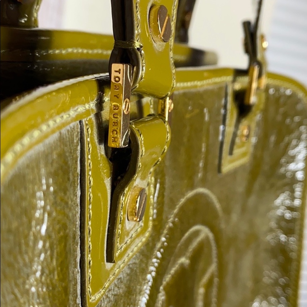 Sold 🤗Tory burch patent leather tote - Picture 4 of 16